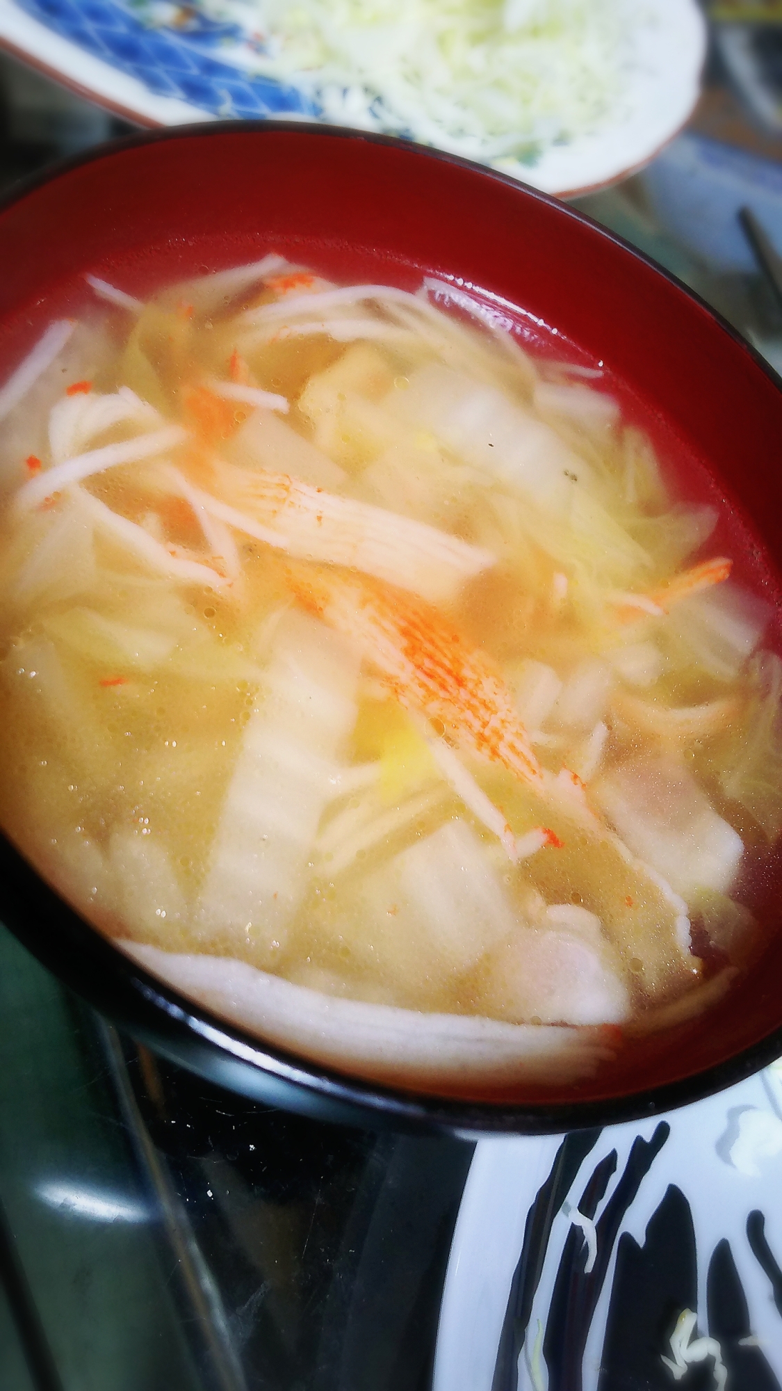 具だくさんの白菜カニカマ中華風スープ