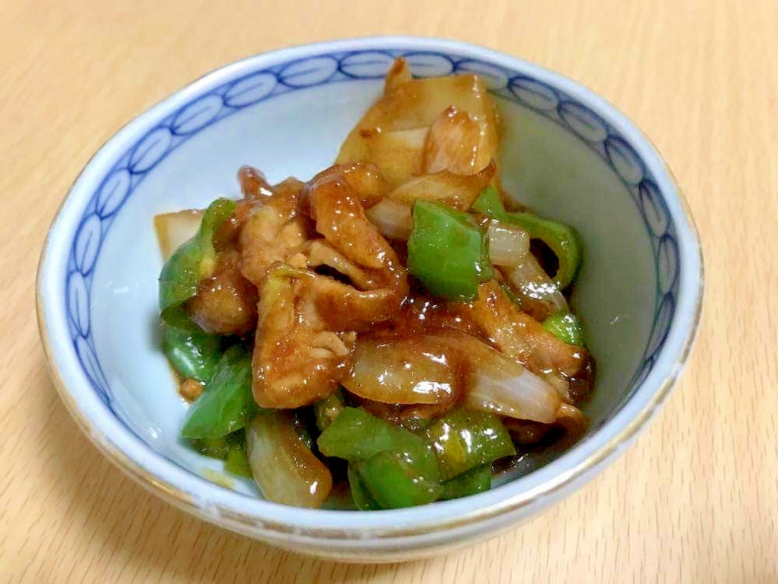 チンジャオロース風　豚肉　玉ねぎ　ピーマン炒め