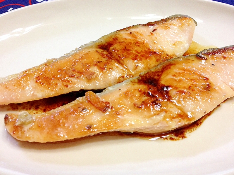 フライパンで バター醤油味 鮭のムニエル レシピ 作り方 By 栗皮茶 楽天レシピ