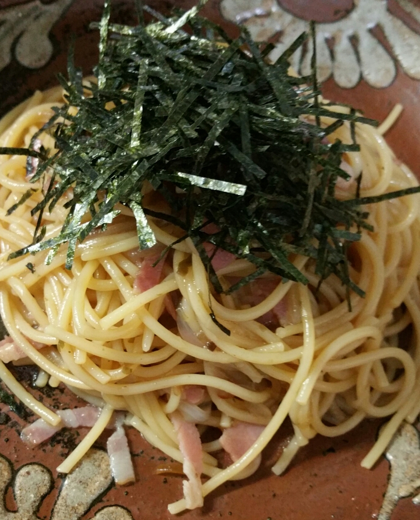 フライパンで塩昆布とベーコンパスタ