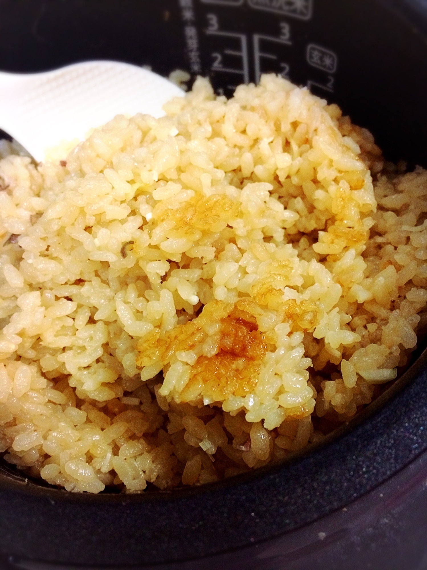 釜に入っているしょうゆ炊き込みごはん