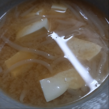 co31ちゃ〜ん♪
大好きなお豆腐と家計に優しいのに栄養のあるもやしちゃん♡
お豆腐も家計に優しいね♬
温まる栄養満点お味噌汁レシピありがとう(*ˊᗜˋ*)ﾉꕤ