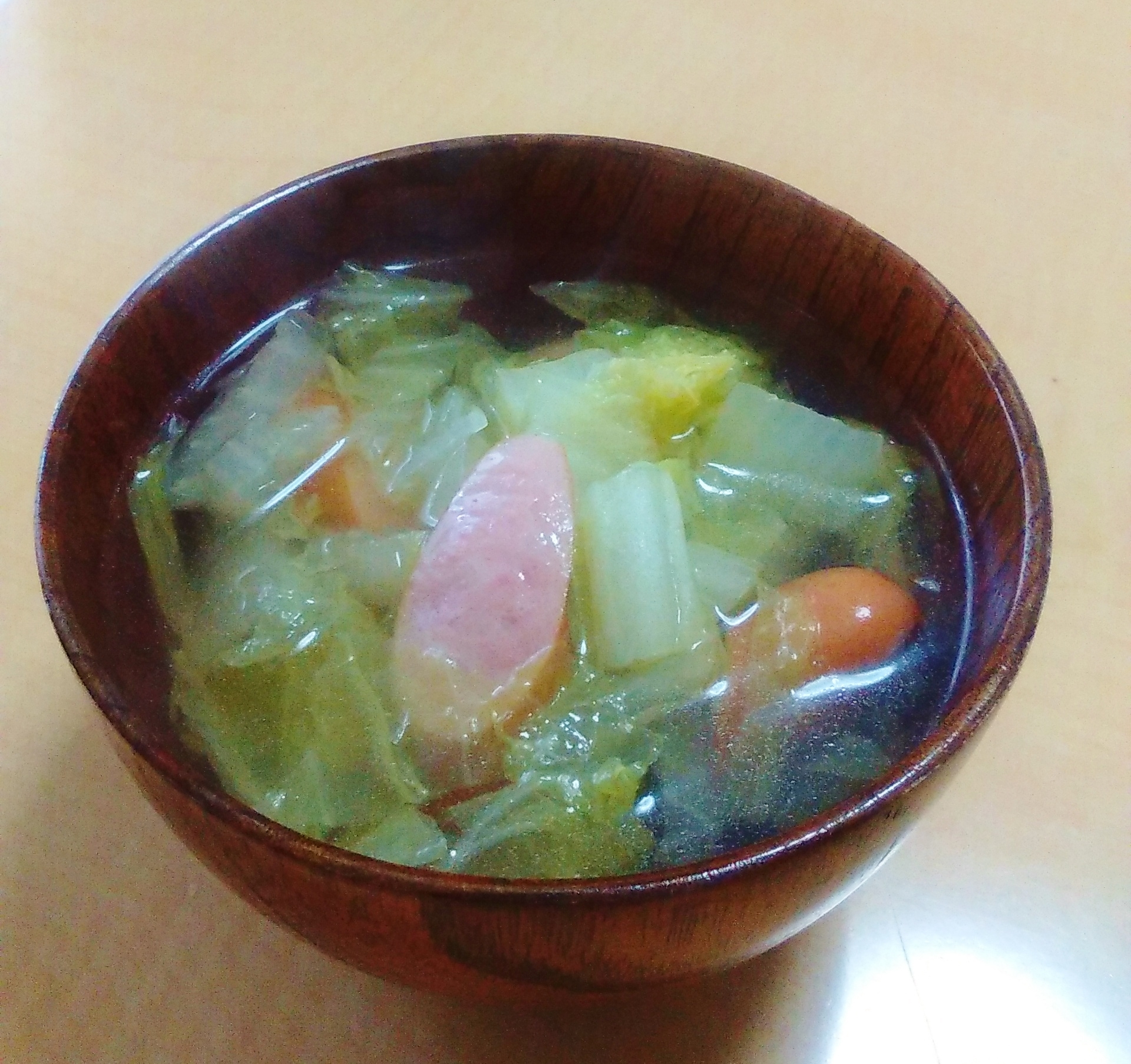 イチオシ☆白菜とウインナーの洋風味噌汁