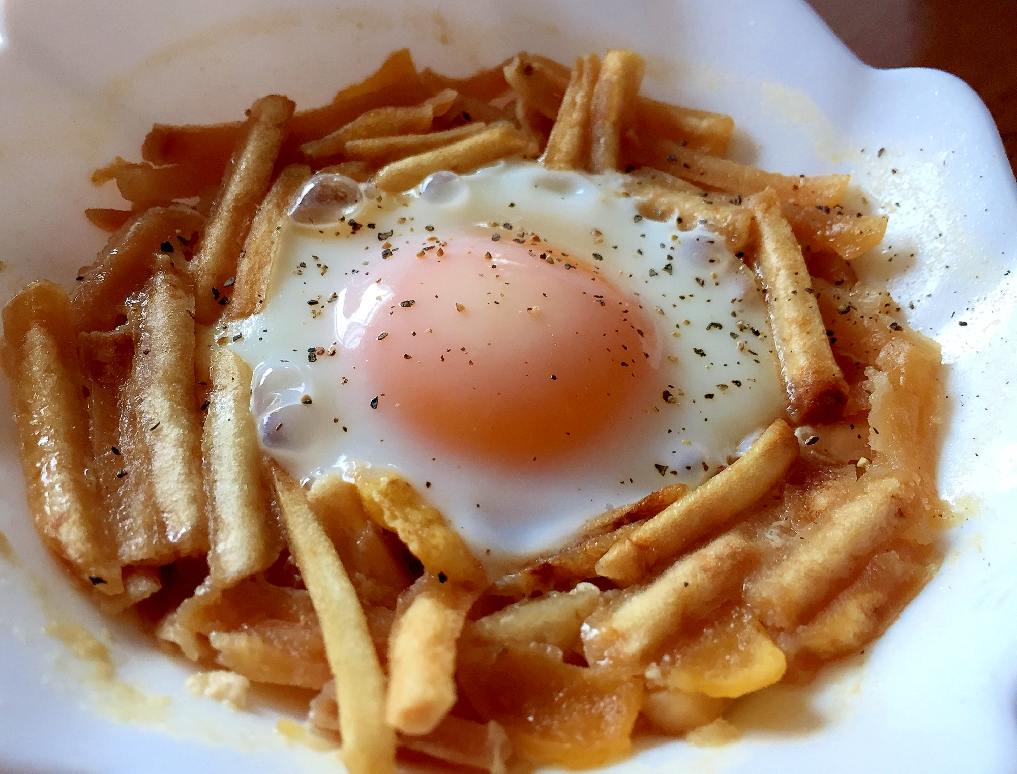 レンジでB級！ポテトスナックの玉子とじ