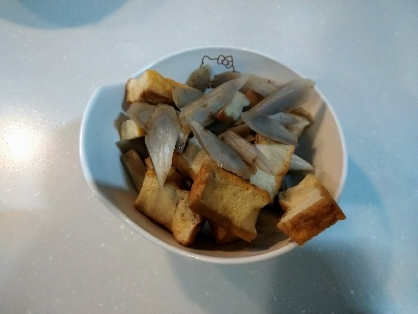 甘辛だれでご飯が進む♡厚揚げとごぼうの甘辛炒め