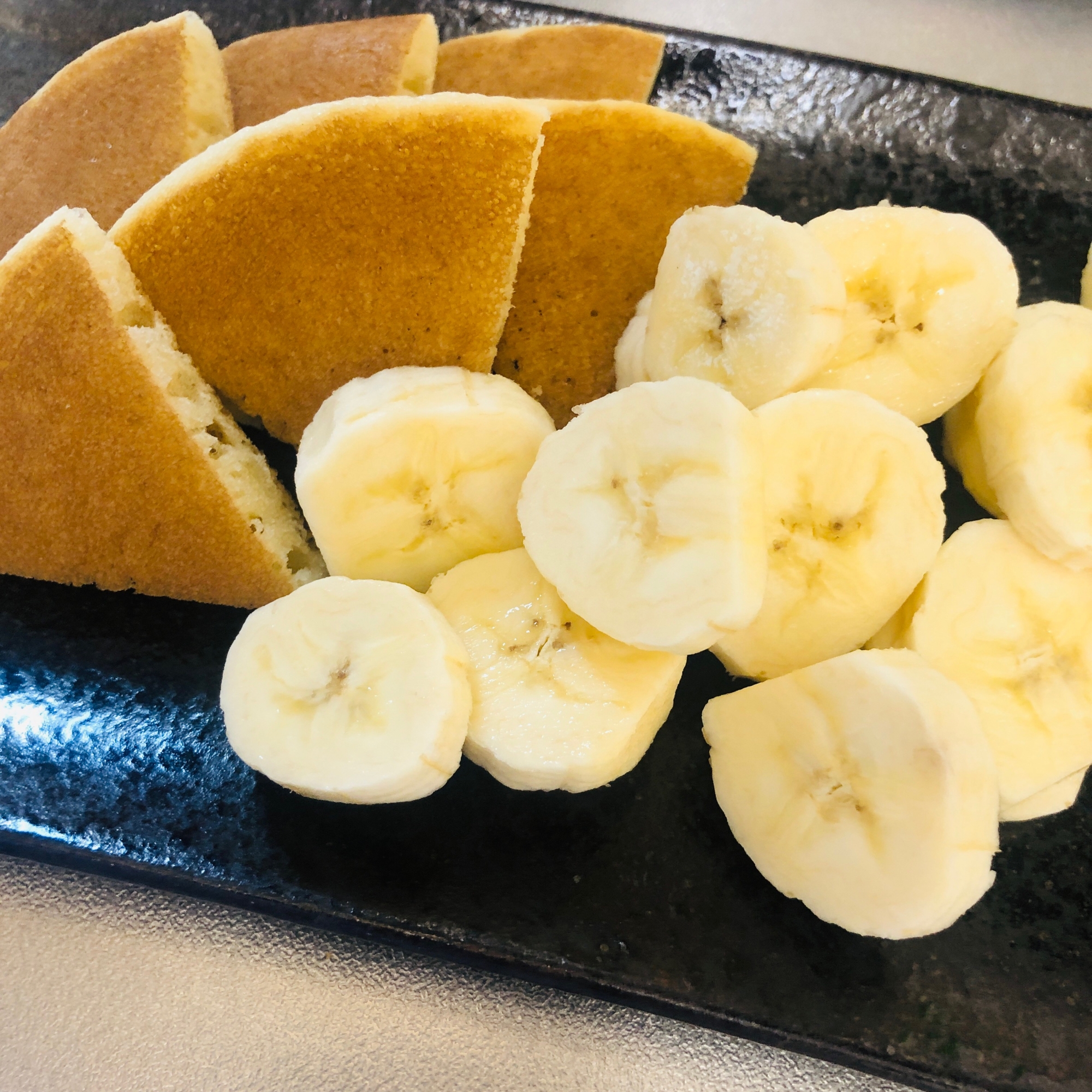 メープルパンケーキのバナナ添え