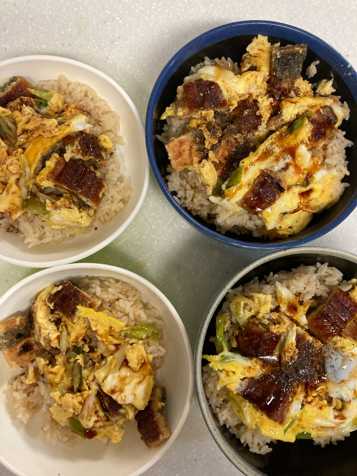 ふわふわ！うな玉丼