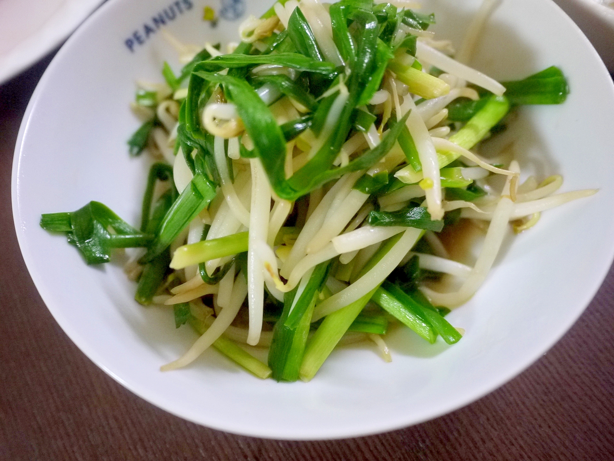 ニラとモヤシのニンニクしょうゆ炒め レシピ 作り方 By ブタコマ 楽天レシピ