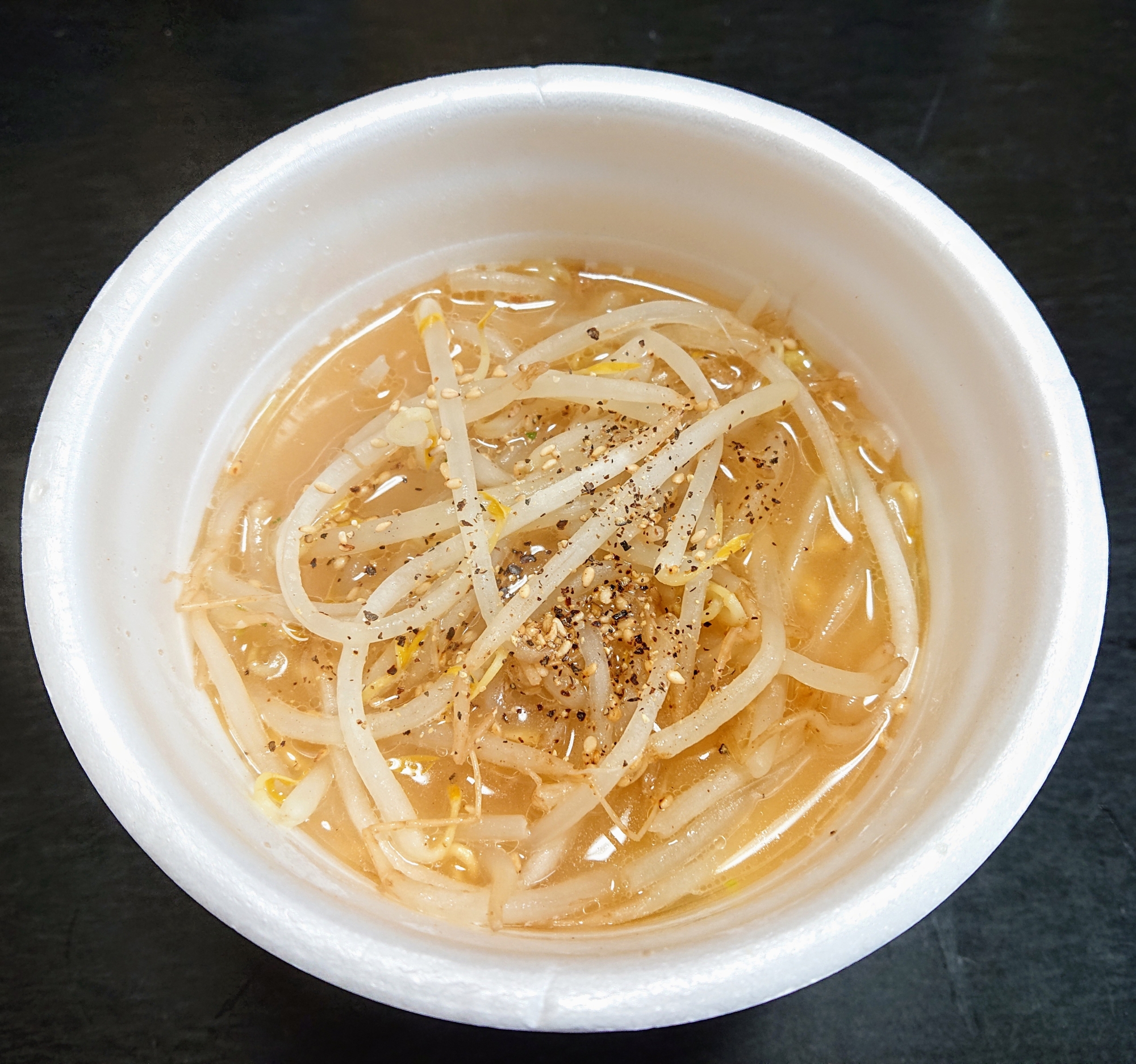 マルちゃん☆ごつ盛りもやし豚骨醤油ラーメン