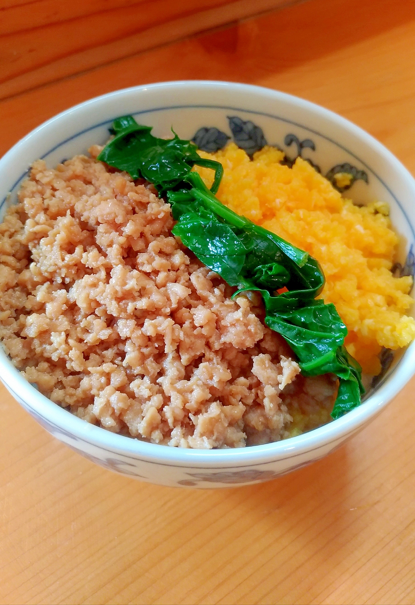 子どもが喜ぶ☆ふわふわ卵の三色丼