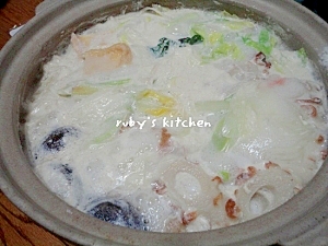 1:4:2白だしと豆乳で豆乳鍋
