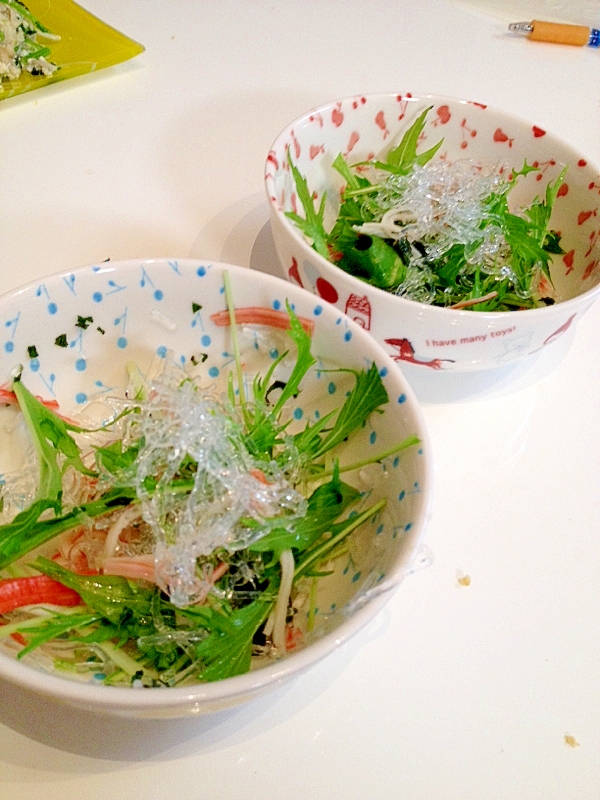 青じそでさわやか海藻麺のプチプチサラダ