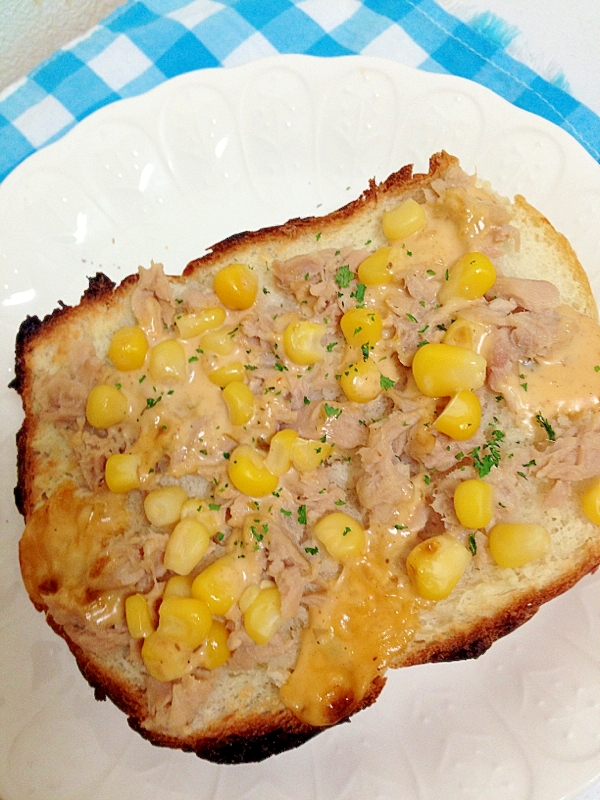 ツナとコーンのサウザンドレッシングトースト