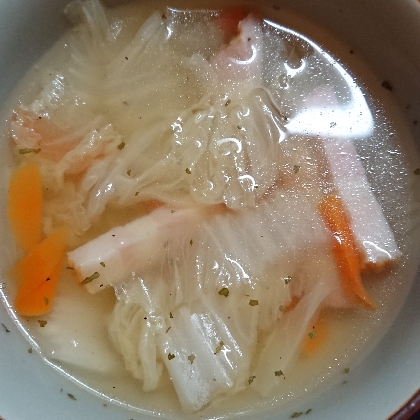 白菜と人参とベーコンのスープ