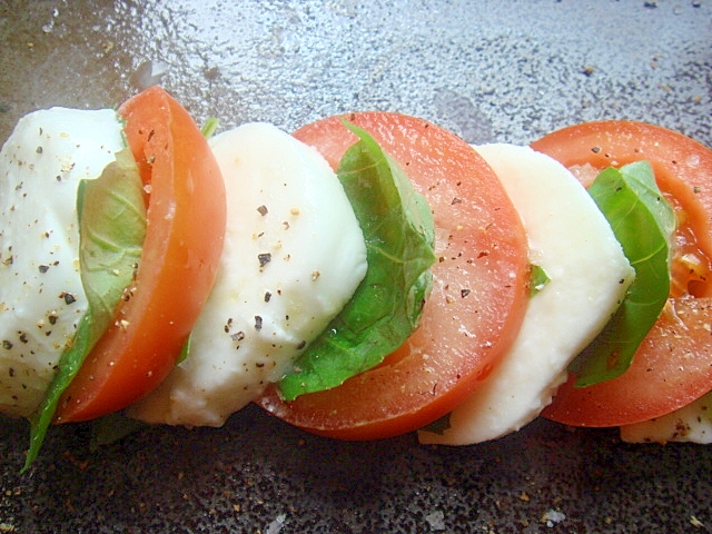 シェフ直伝私アレンジ 基本のカプレーゼ レシピ 作り方 By モモグラモ 楽天レシピ