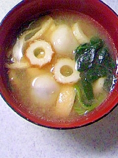 冷凍里芋とチクワほうれん油揚げの味噌汁 レシピ 作り方 By トヨタカロ 楽天レシピ 冷凍里芋とチクワほうれん油揚げの味噌汁 レシピ 作り方 By トヨタカロ 楽天レシピ