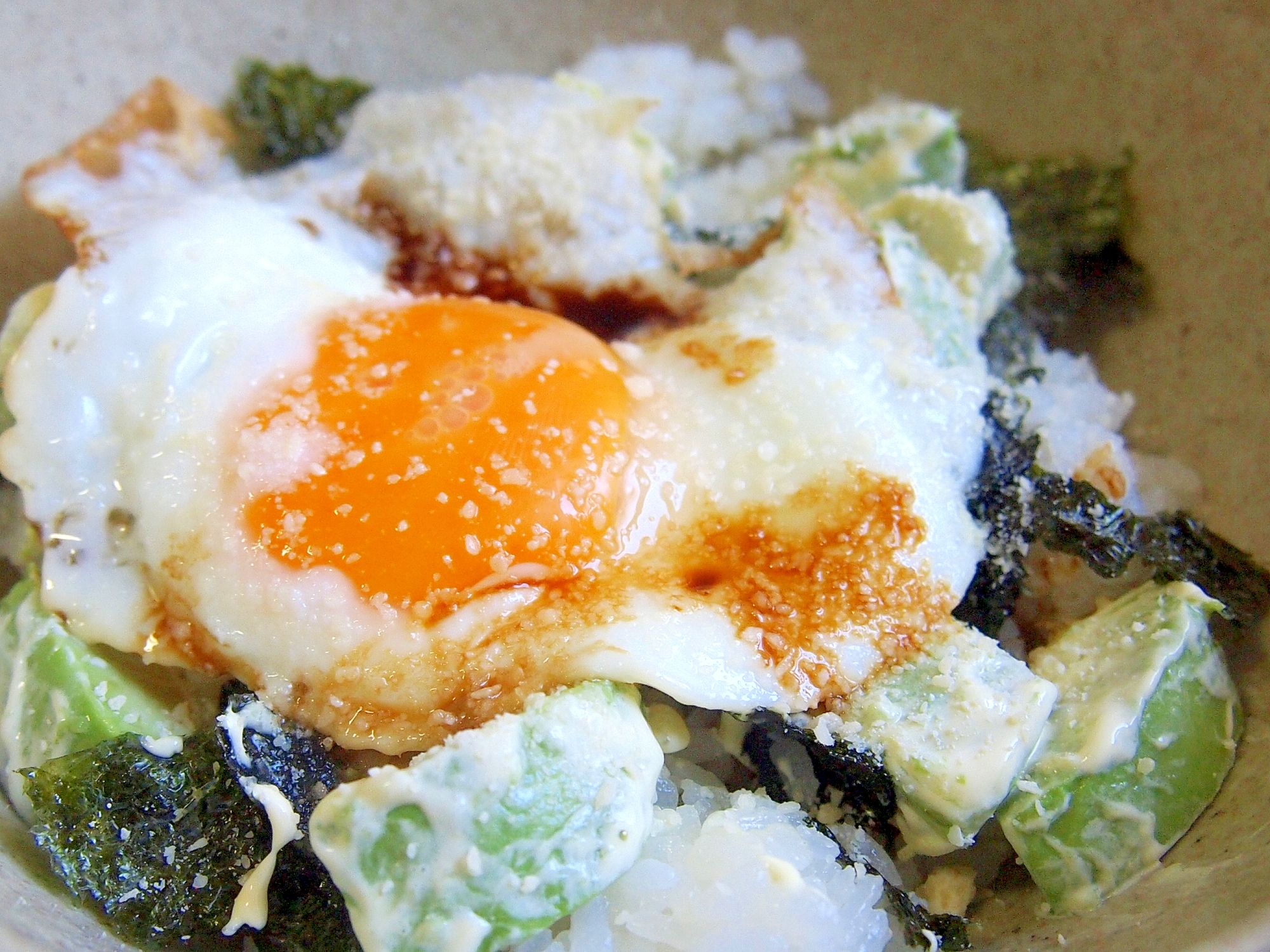 アボカド目玉焼きチーズ丼 レシピ 作り方 By まるっとまる 楽天レシピ