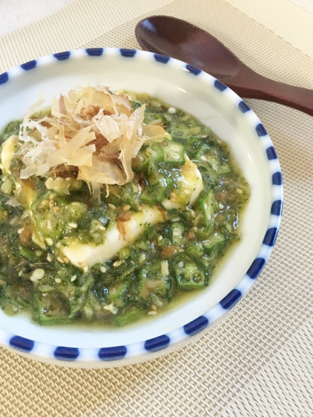 夏バテに!ネバネバ薬味ダレの冷や奴