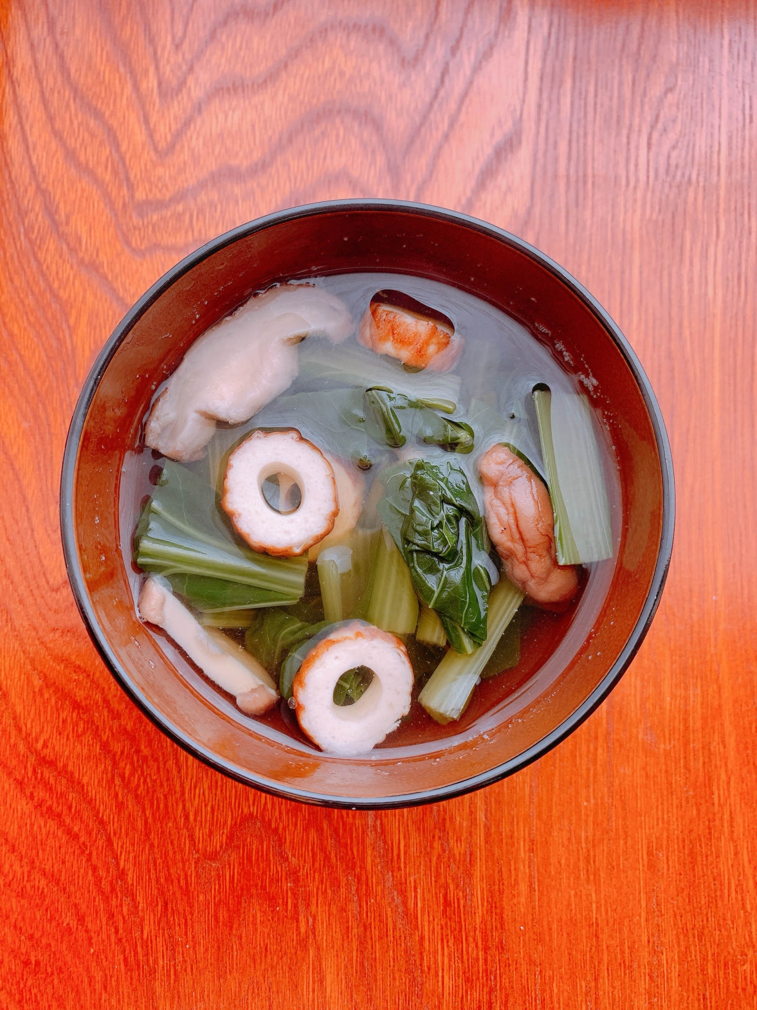 小松菜と椎茸とちくわのすまし汁
