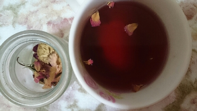 薔薇づくしのローズヒップティー レシピ 作り方 By 結后 楽天レシピ