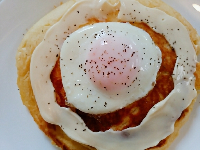 マヨ目玉焼きパンケーキ