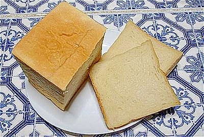 自己流:あんまり捏ねない角食パン 加水率80%