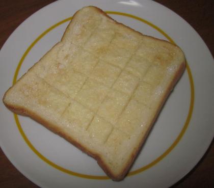 食パンで簡単にメロンパン作れるんですね♪
甘くておいしかったです！！
ごちそうさまでした(*^^)v