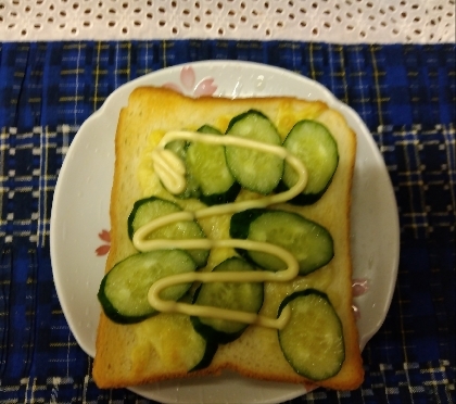あやなおちゃんさん
こんにちは
今朝の家族の朝食用に
つくりました
スプラウトなしで失礼します