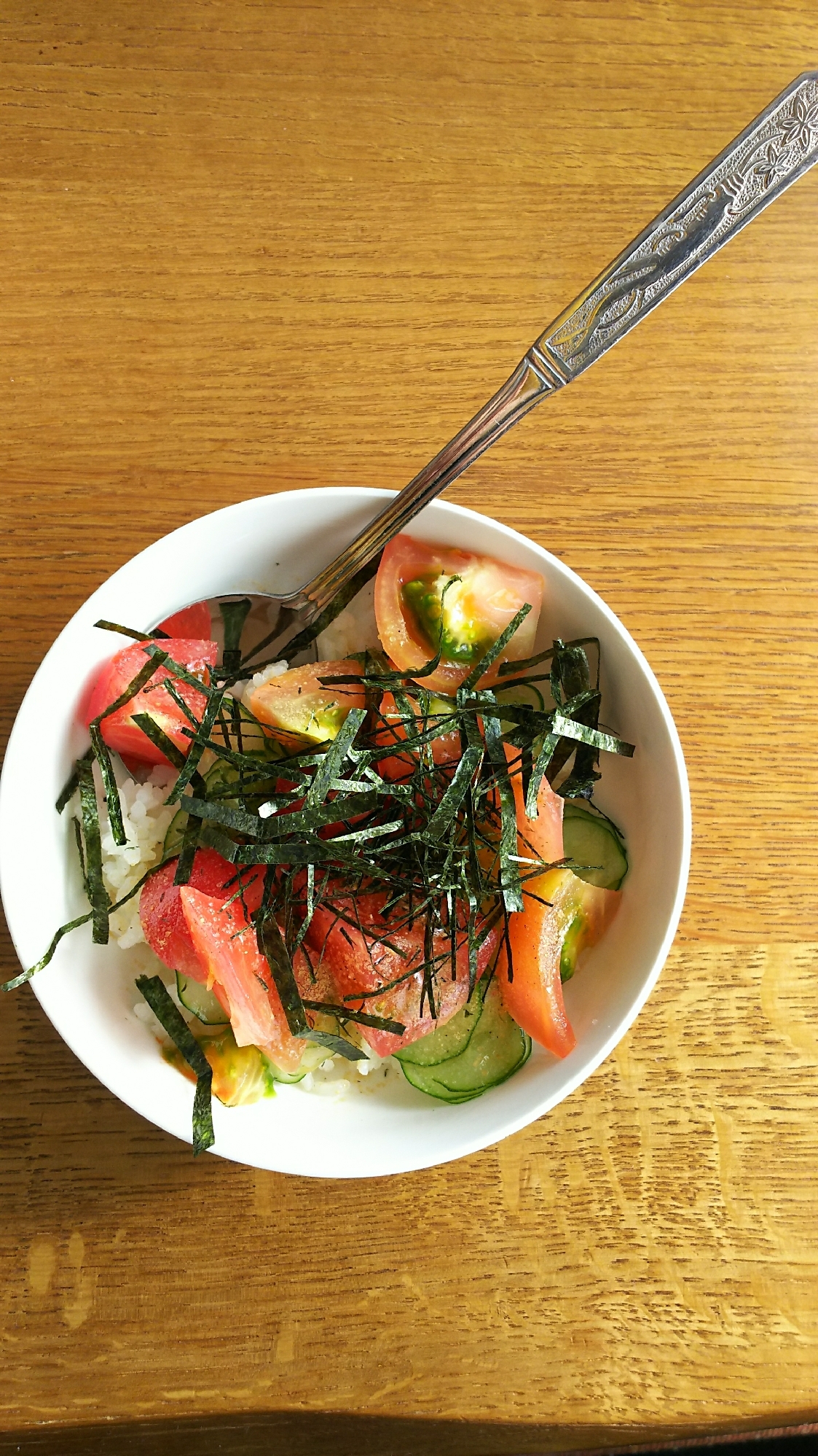 トマトときゅうりのダシダご飯