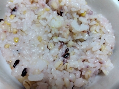 お茶っ葉かおる玄米茶飯