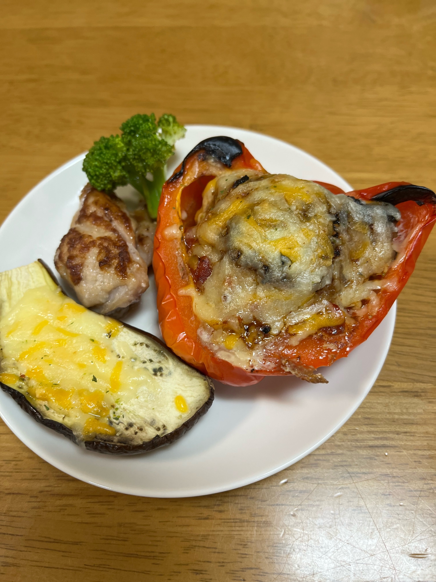 抗酸化作用高め⭐赤パプリカのハンバーグ肉詰め