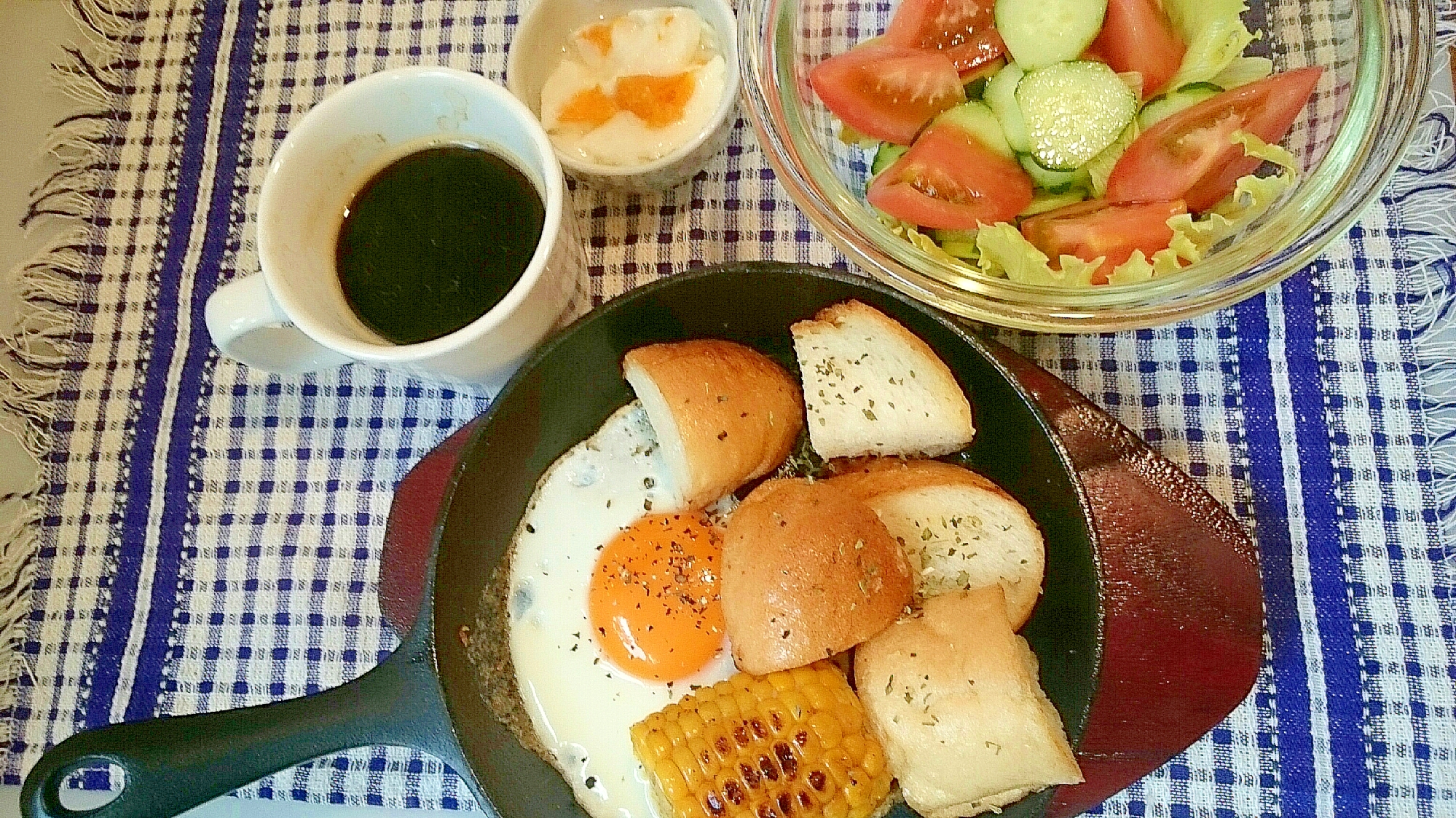 目玉焼きにんにくカレートースト♪モーニングセット