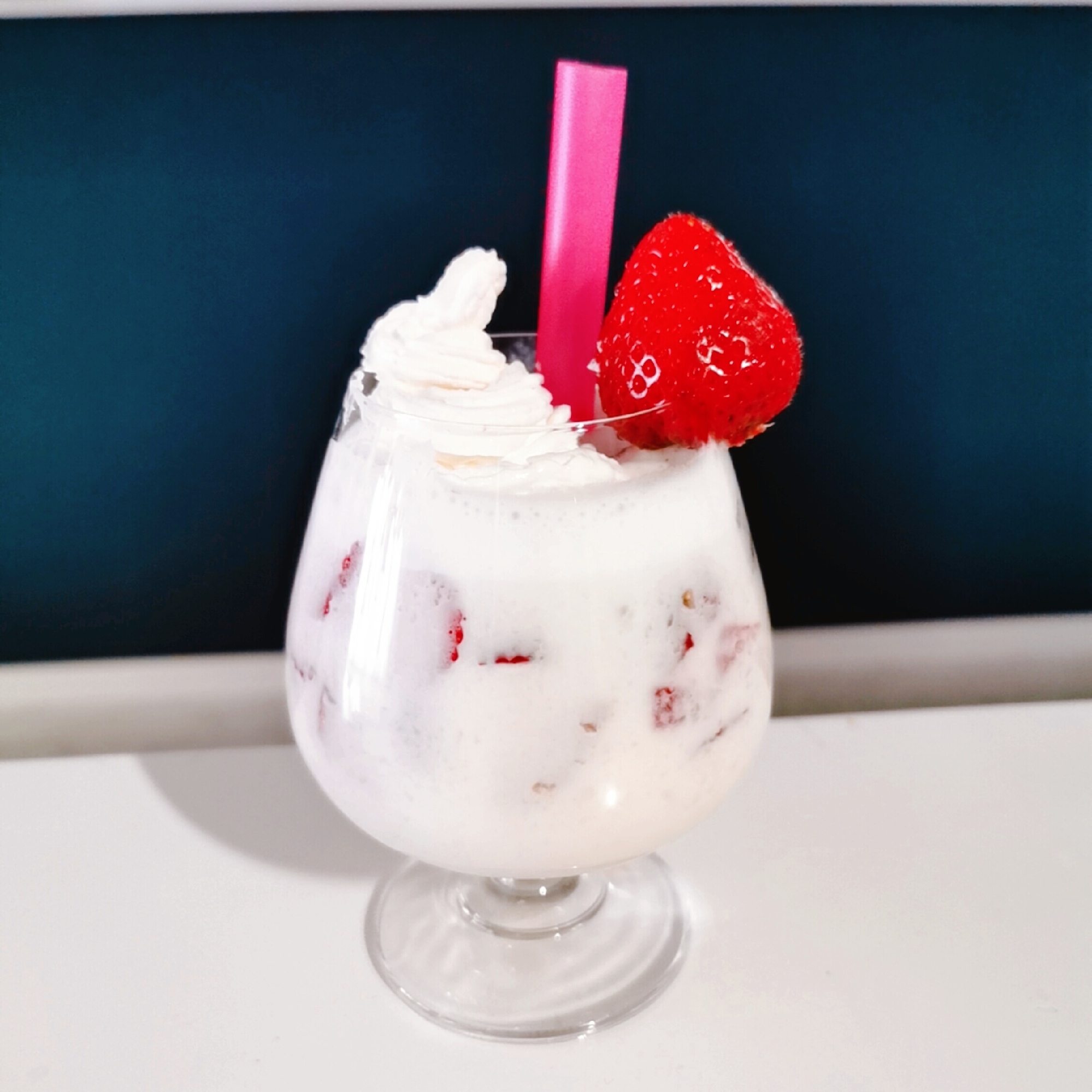 あま いホイップイチゴバナナミルクジュース レシピ 作り方 By トトロまま 楽天レシピ あま いホイップイチゴバナナミルクジュース レシピ 作り方 By トトロまま 楽天レシピ