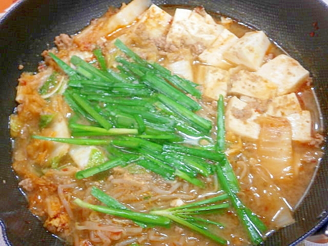 豚ひき肉のピリ辛味噌鍋