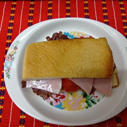 麹生活☘️ ハムとチーズのクロワッサンサンドꕤ୭*