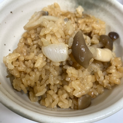 新玉ねぎがとっても甘くなって美味しかったです☆炊飯器にお任せなのも嬉しい！ごちそう様でした♪