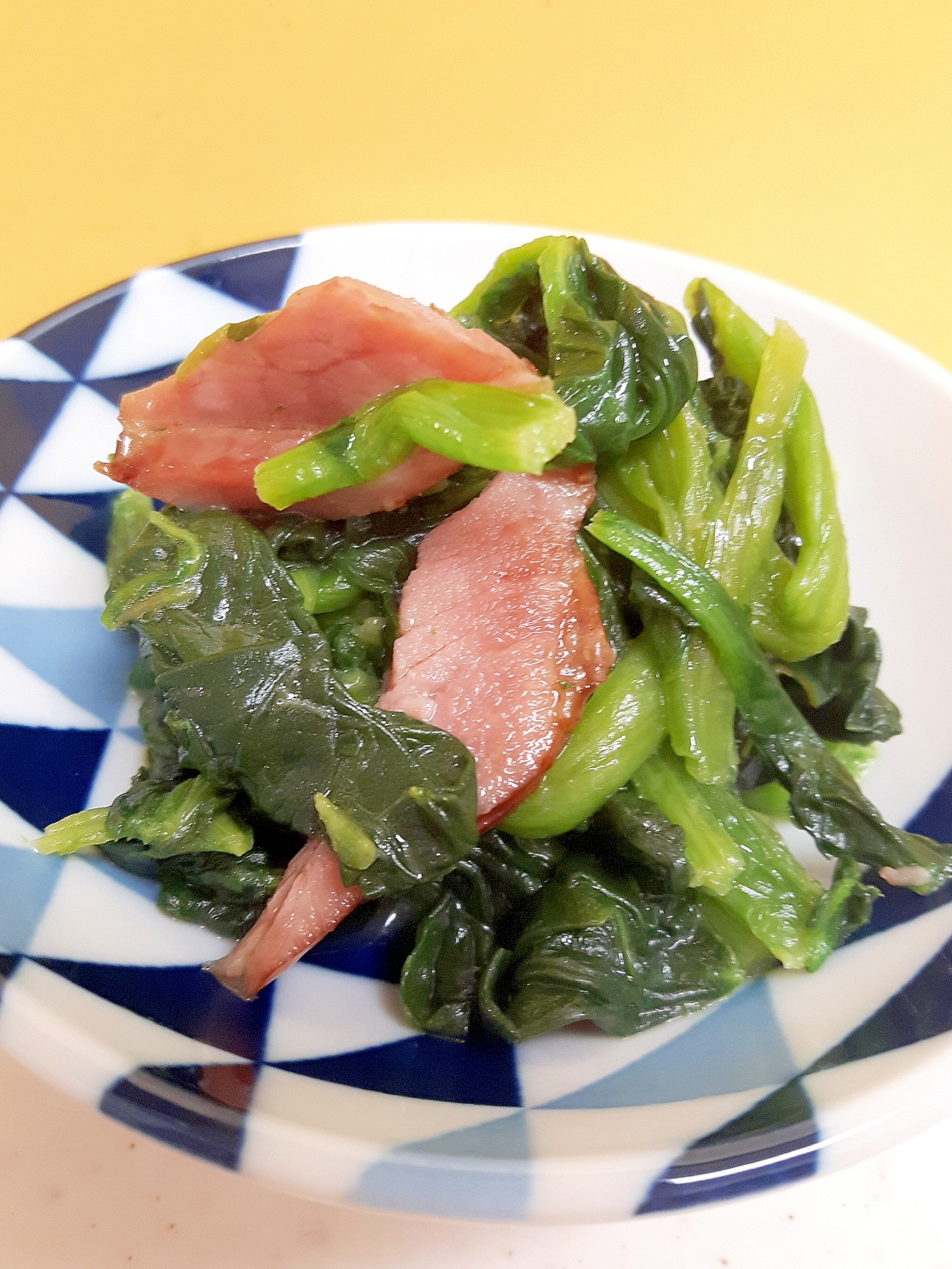 電子レンジで！ほうれん草とベーコンのバター風味♪