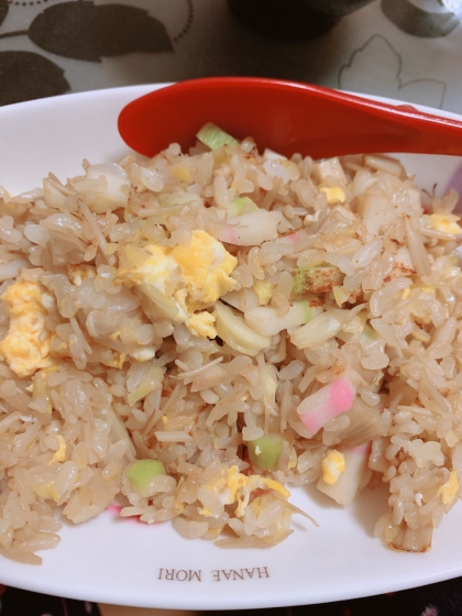 日曜日の朝ごはんに！
米とえのきにキャベツと蒲鉾を小さく切ってインしました。最後に卵を入れて。
優しい味で良かったです♪