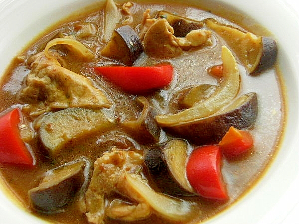 豚肉少しで❤タイ風の茄子カレー♪（ヨーグルト他）