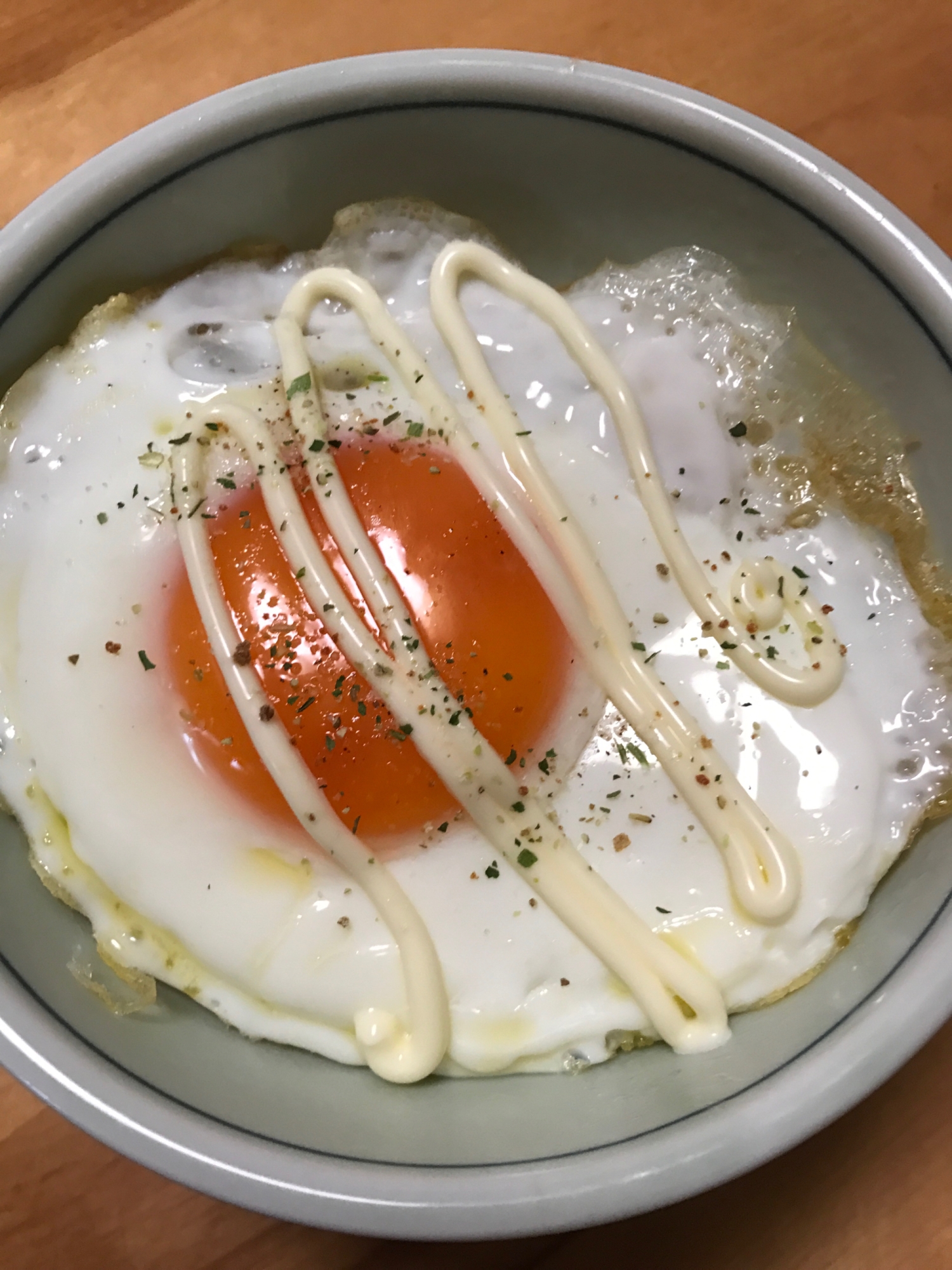 塩こんぶ白だしごはんの目玉焼きのせ