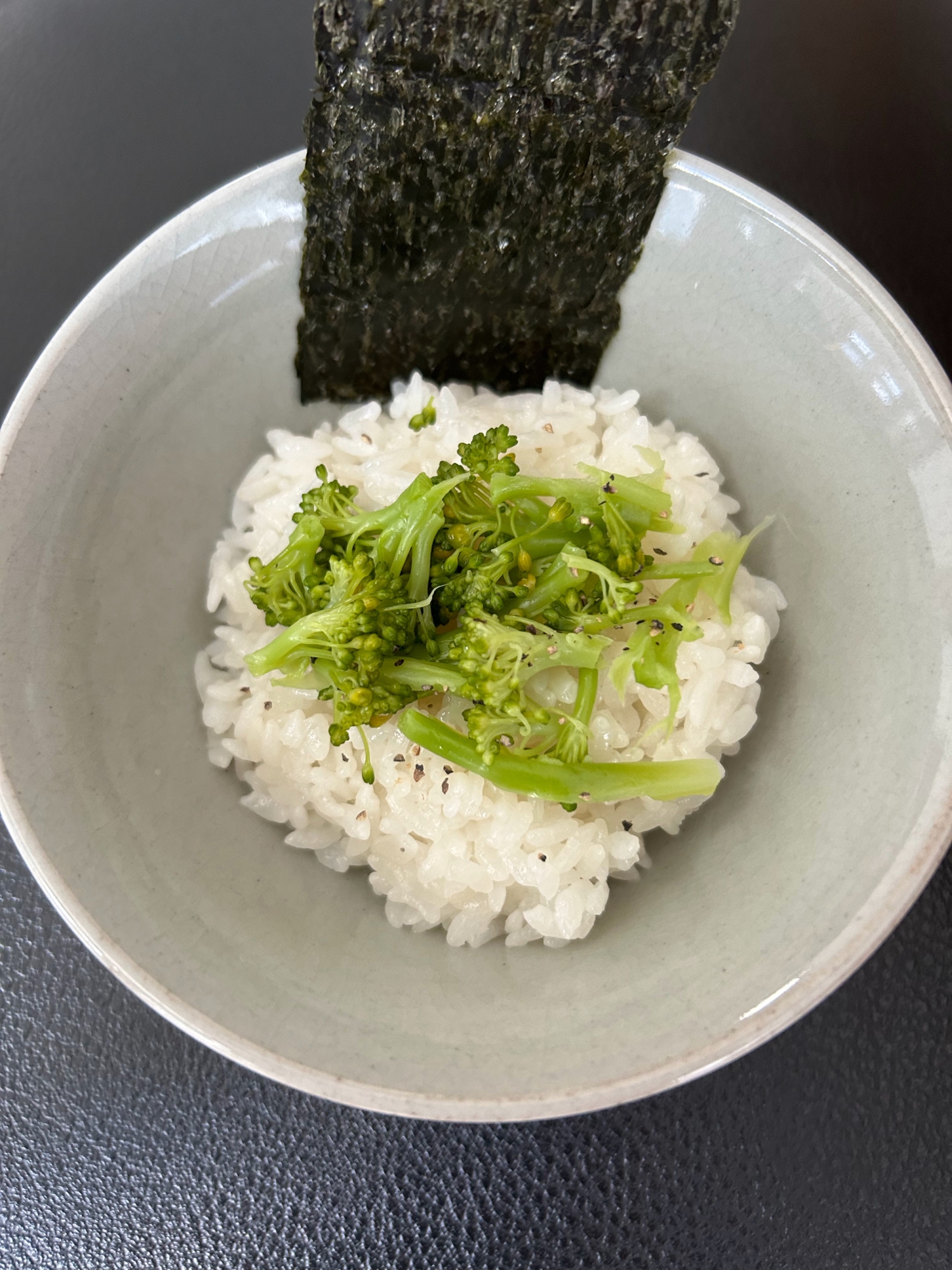 ブロッコリーの醤油ペッパーおにぎり