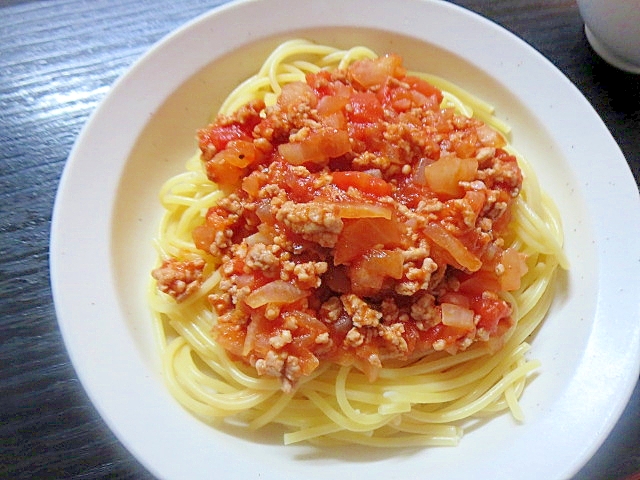 トマト缶でミートパスタ