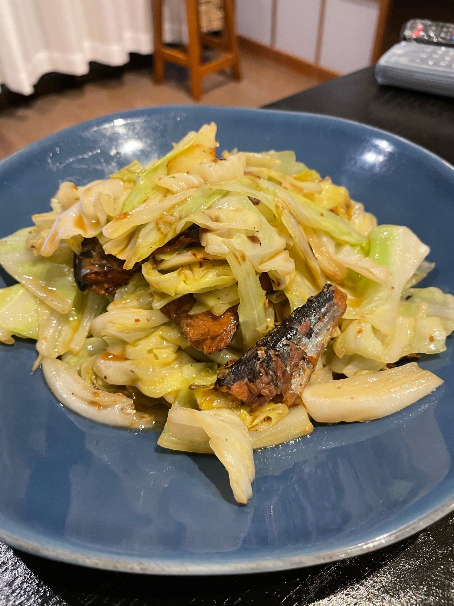 秋刀魚とキャベツのマヨ炒め