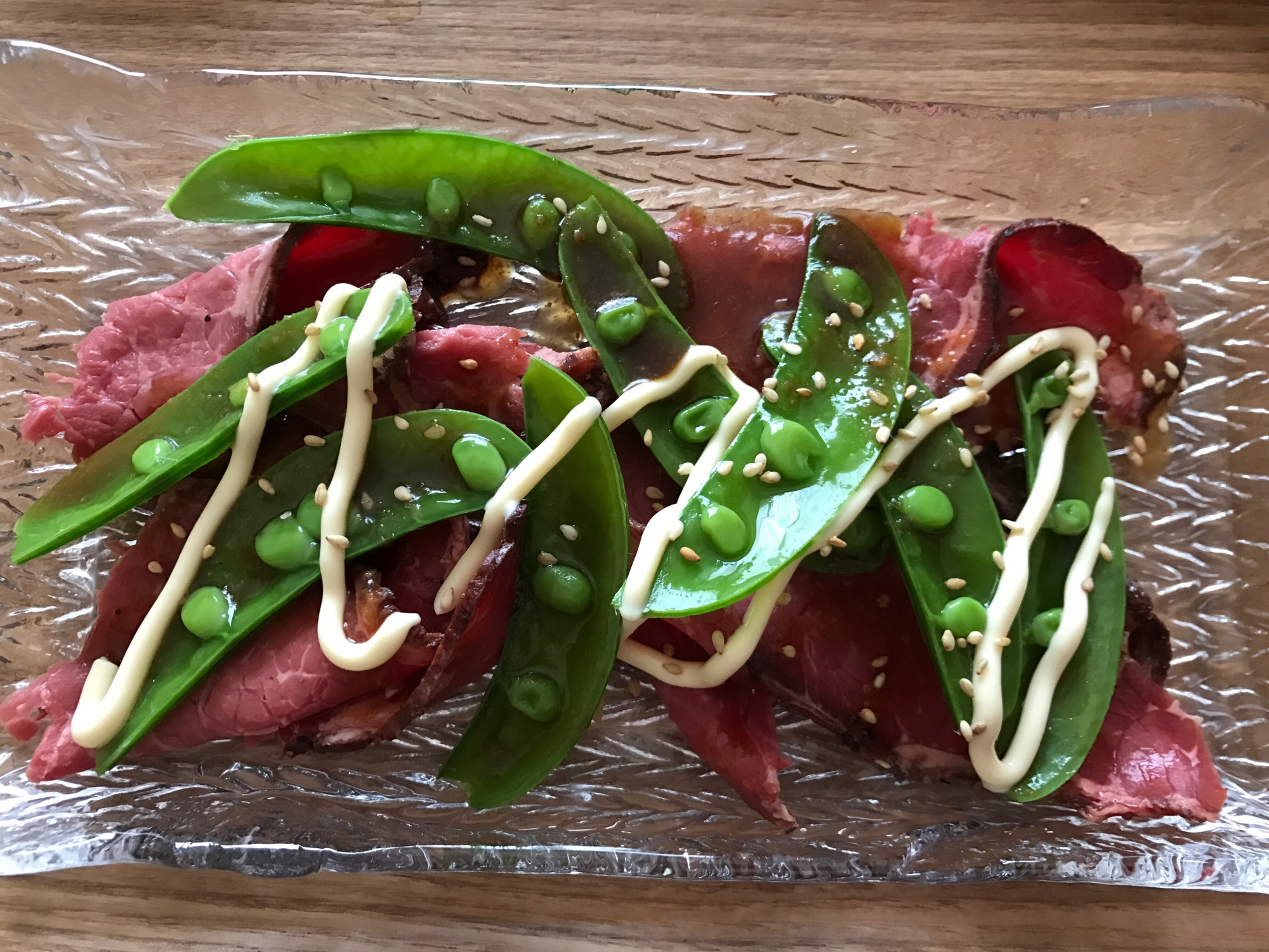 スナップえんどうとローストビーフのサラダ