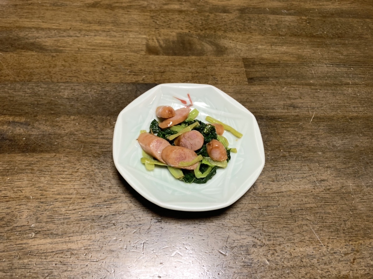 お弁当レシピ　ほうれん草とソーセージのバターソテー