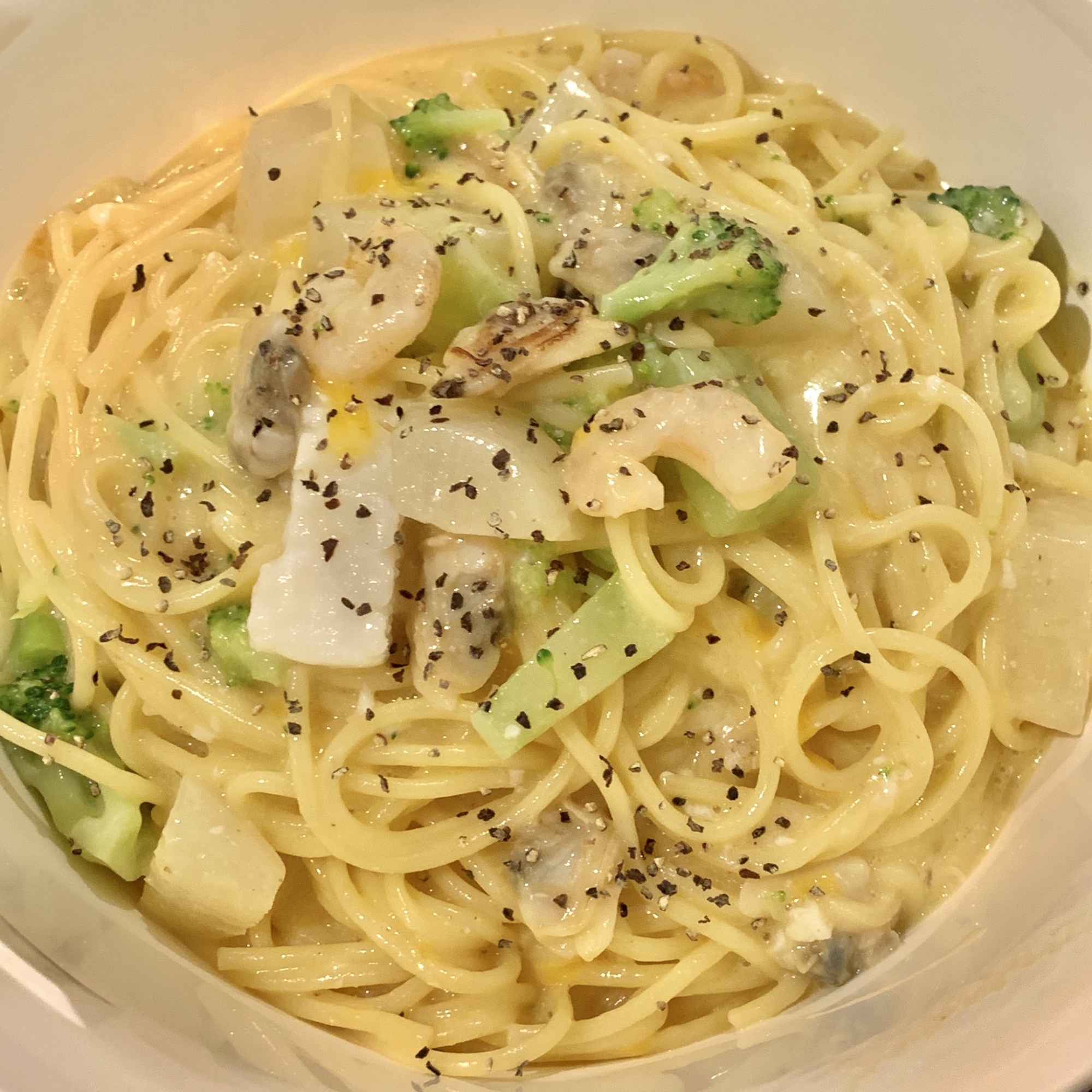 シチューリメイク。カルボナーラ風パスタ