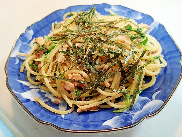 飛魚つゆで　鮭と豆苗の和風パスタ