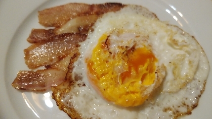 両面焼きベーコンエッグ