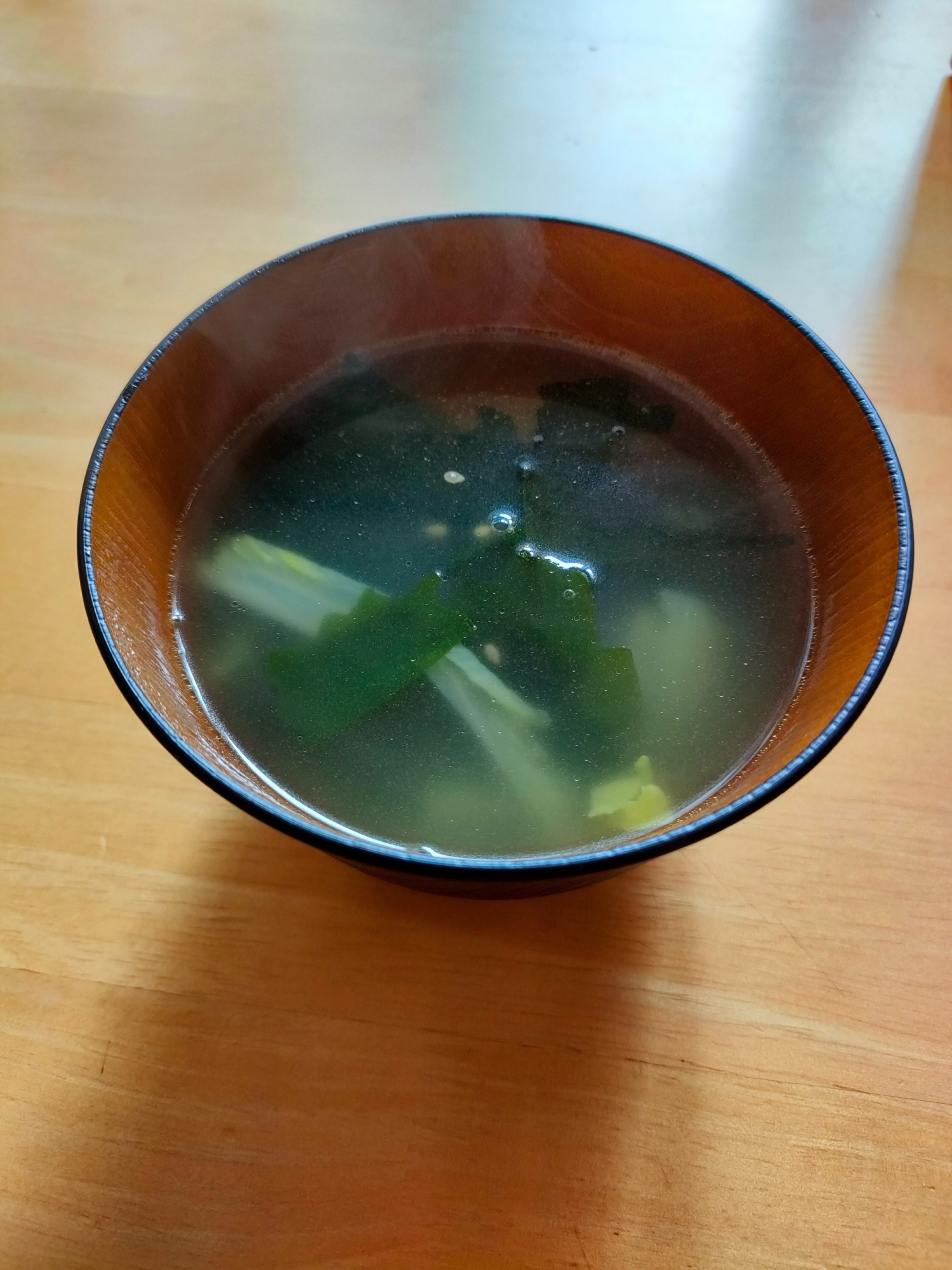 白菜と長ねぎとわかめの中華スープ