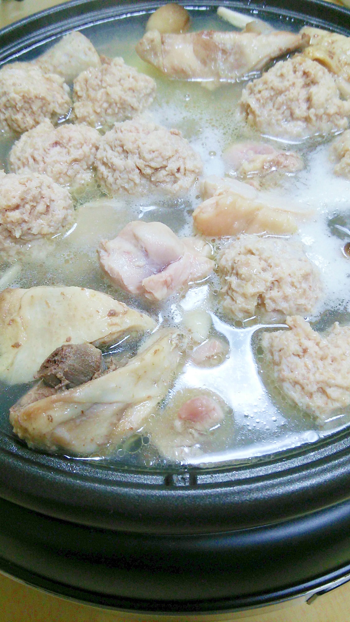 【鶏肉ぶつ切り】鶏の水炊き【あったか鍋】